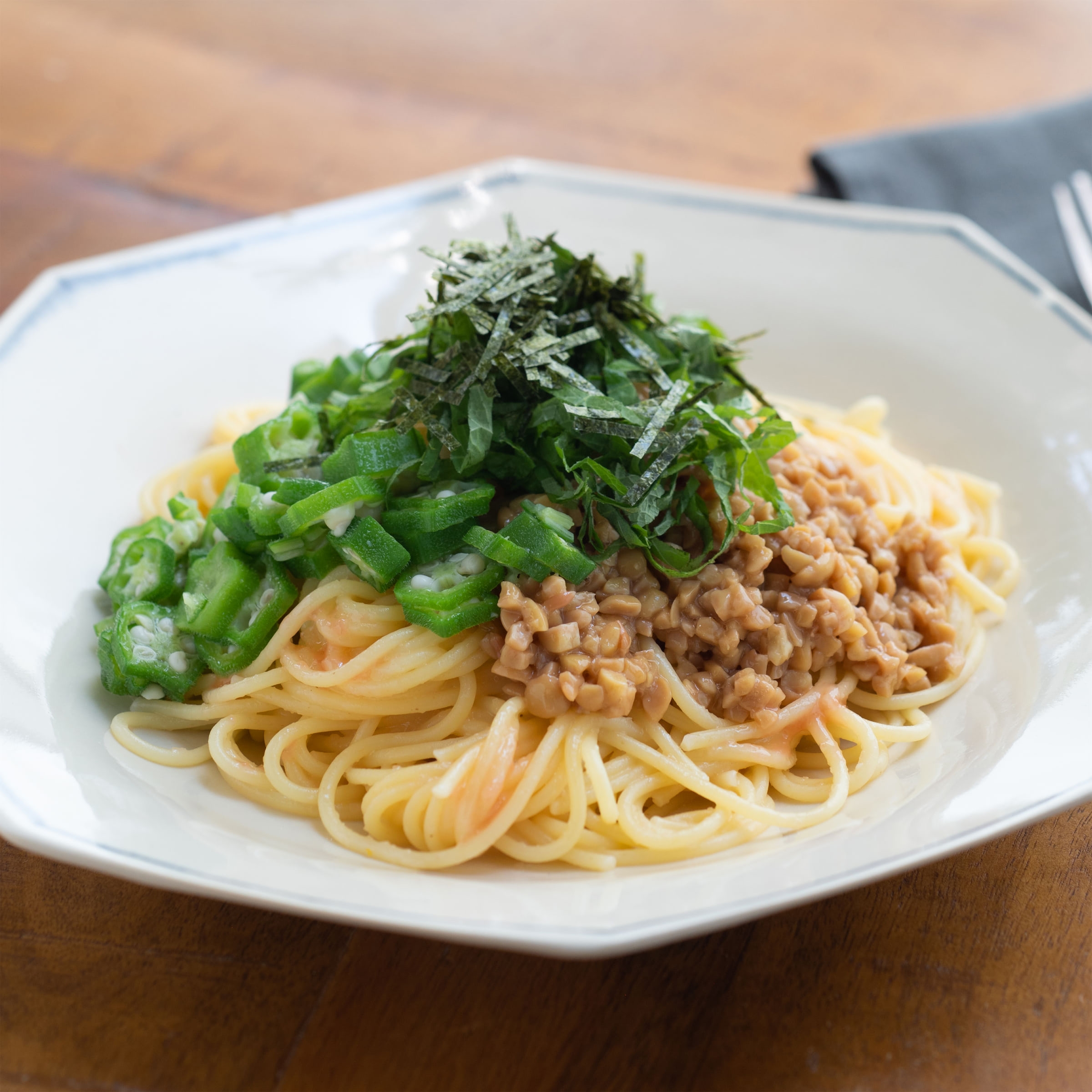 納豆とオクラの和風たらこ風パスタ