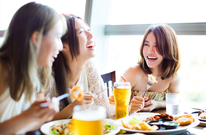 女性客をターゲットとしたホットサラダで飲食店が工夫できること