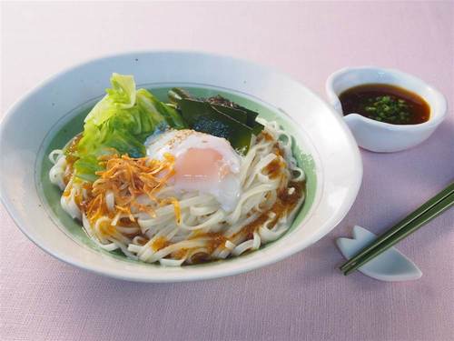 春キャベツと桜海老のうどん　こくみ野菜だれ