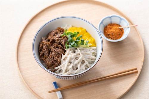 牛しぐれごぼうサラダ丼