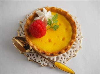 白と黄色のエッグタルト