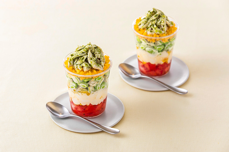 スプーンで食べられるProtein-rich カップサラダ
